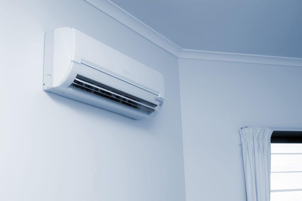 Wall-mounted air conditioning unit